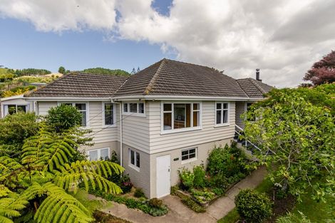 Photo of property in 22 Raroa Terrace, Tawa, Wellington, 5028