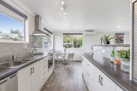 Photo of property in 57 Gledstane Road, Stanmore Bay, Whangaparaoa, 0932