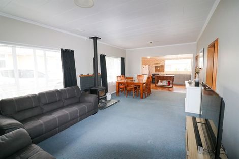 Photo of property in 52 Burns Street, Dannevirke, 4930