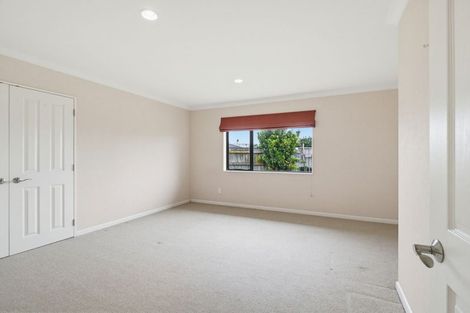 Photo of property in 66 Royal Oak Drive, Kelvin Grove, Palmerston North, 4414