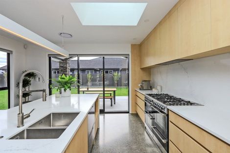 Photo of property in 40 Aspiring Drive, Poraiti, Napier, 4112