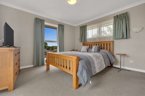 Photo of property in 82 Rototuna Road, Rototuna, Hamilton, 3210