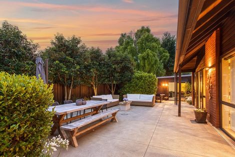 Photo of property in 190 Fendalton Road, Fendalton, Christchurch, 8052