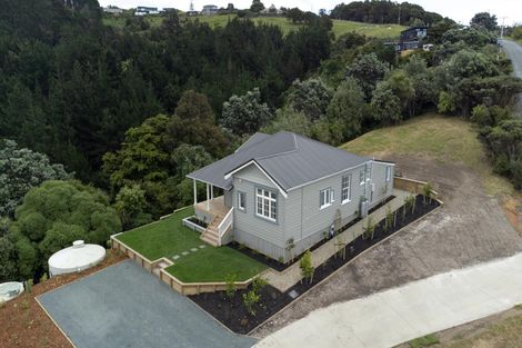 Photo of property in 204 Cape Rodney Road, Leigh, 0985