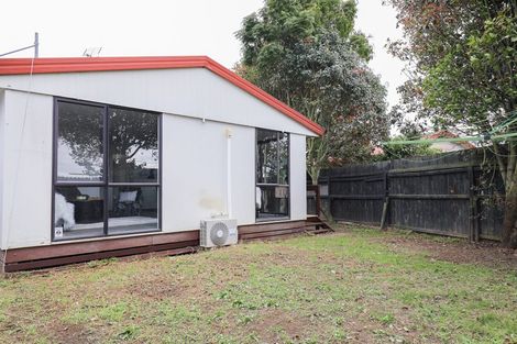 Photo of property in 4/7 Barneys Farm Road, Clendon Park, Auckland, 2103