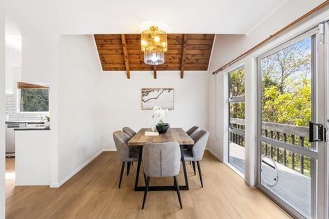 Photo of property in 12 Honeysuckle Lane, Mairangi Bay, Auckland, 0630