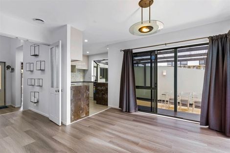 Photo of property in 1/11 Bronzewing Terrace, Unsworth Heights, Auckland, 0632