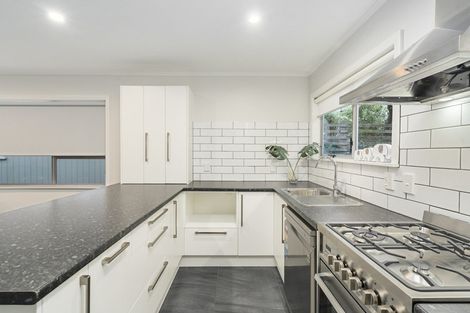 Photo of property in 227 Dowse Drive, Maungaraki, Lower Hutt, 5010