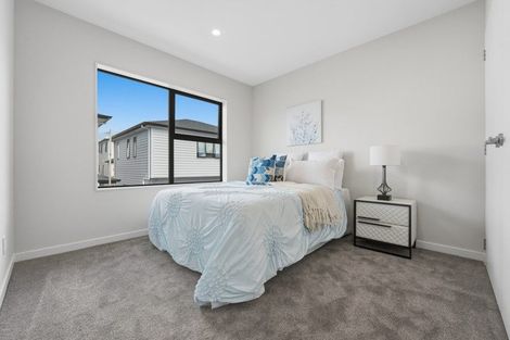 Photo of property in 141a Seabrook Avenue, New Lynn, Auckland, 0600