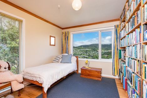 Photo of property in 2 Ambala Way, Ngaio, Wellington, 6035