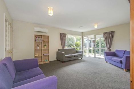 Photo of property in 2/424 Harewood Road, Harewood, Christchurch, 8051