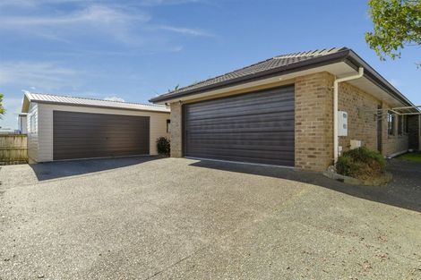 Photo of property in 8 Emma Place, Papamoa Beach, Papamoa, 3118