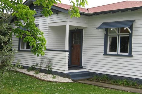 Photo of property in 25 Kingswood Street, Takaro, Palmerston North, 4412