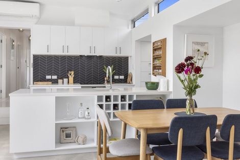 Photo of property in 20 Mantell Street, Seatoun, Wellington, 6022