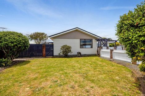 Photo of property in 13 Manuka Place, Hawera, 4610