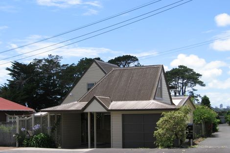 Photo of property in 505a Point Chevalier Road, Point Chevalier, Auckland, 1022
