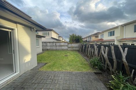 Photo of property in 3 Lorenzo Way, Flat Bush, Auckland, 2016