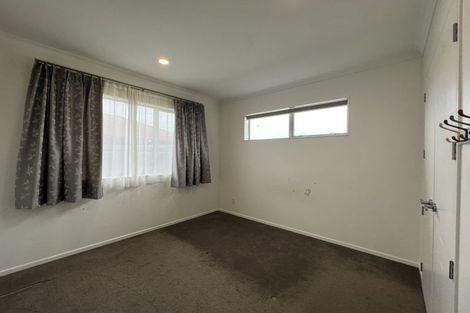 Photo of property in 587 Great South Road, Rosehill, Papakura, 2113