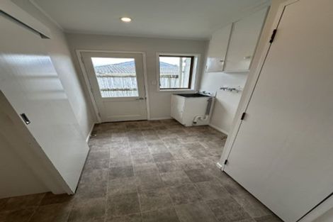 Photo of property in 2/78 Prince Regent Drive, Half Moon Bay, Auckland, 2012