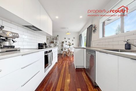 Photo of property in 2 May Avenue, Te Atatu South, Auckland, 0610
