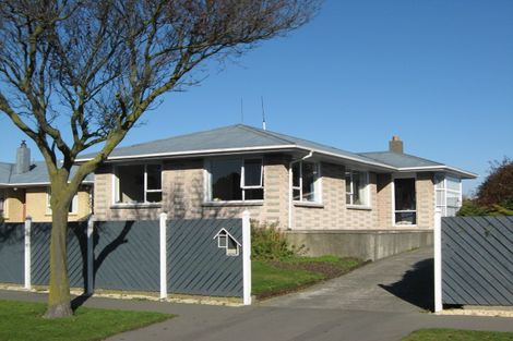 Photo of property in 41 Warren Crescent, Hillmorton, Christchurch, 8025