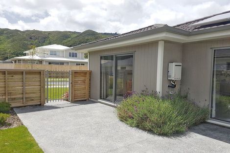 Photo of property in 11 Henrietta Maxwell Grove, Wainuiomata, Lower Hutt, 5014