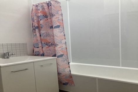 Photo of property in 2-4 Westmere Place, Takaro, Palmerston North, 4412