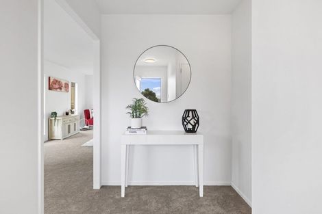 Photo of property in 1/53 Sungrove Rise, Sunnyvale, Auckland, 0612