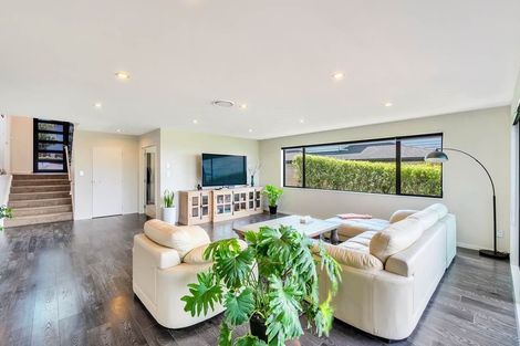 Photo of property in 14 Platinum Rise, Ranui, Auckland, 0612