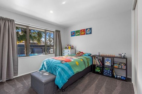 Photo of property in 16 Sovereign Gardens, Halswell, Christchurch, 8025