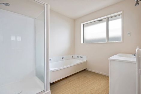 Photo of property in 17a Broadbent Street, Riccarton, Christchurch, 8041