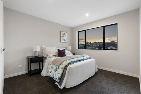 Photo of property in 28 Longshore Drive, Long Bay, Auckland, 0630
