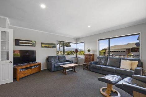 Photo of property in 9 Sandel Rise, Merrilands, New Plymouth, 4312