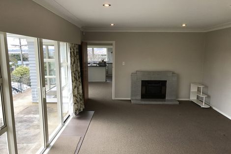 Photo of property in 7 Lyndhurst Road, Te Atatu South, Auckland, 0610