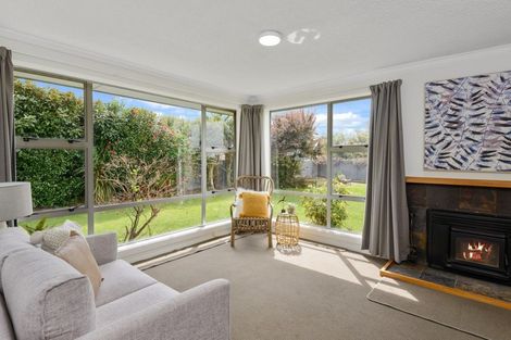 Photo of property in 22 Roswell Place, Islington, Christchurch, 8042