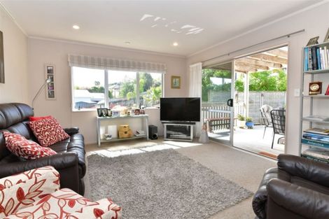 Photo of property in 40b Donald Street, Stanmore Bay, Whangaparaoa, 0932