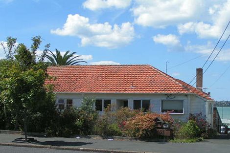 Photo of property in 1/91 Queen Street, Northcote Point, Auckland, 0627