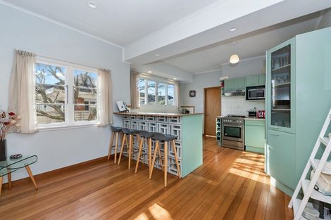 Photo of property in 14 Strowan Avenue, Fairfield, Hamilton, 3214