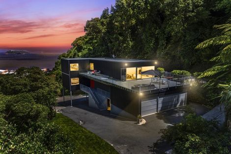 Photo of property in 18 Korokoro Road, Korokoro, Lower Hutt, 5012