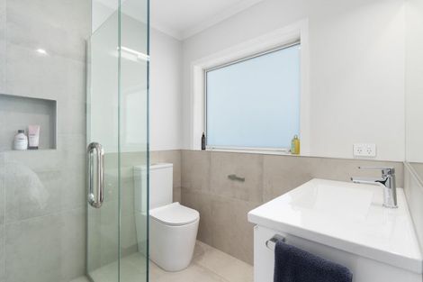 Photo of property in 2 Van Baarle Close, Carterton, 5713