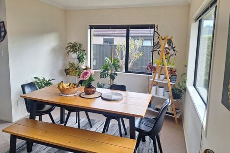 Photo of property in 48 Sunstone Crescent, Brown Owl, Upper Hutt, 5018