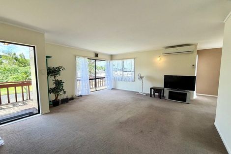 Photo of property in 14 Aronia Way, Goodwood Heights, Auckland, 2105