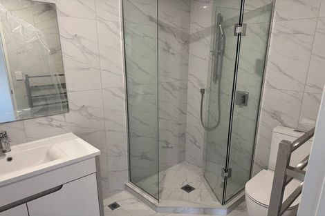 Photo of property in 14 Medallion Drive, Oteha, Auckland, 0632