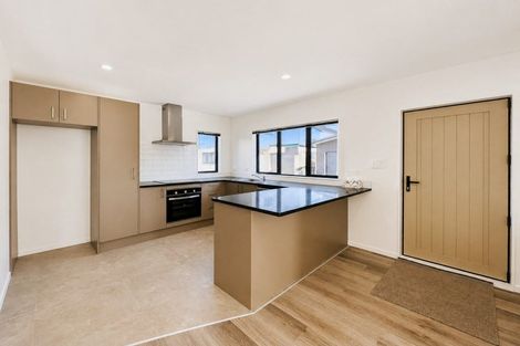 Photo of property in 32 Black Beech Crescent, Takanini, 2110