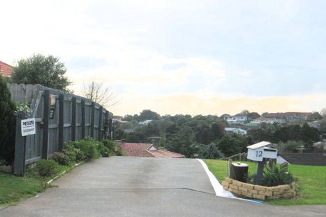 Photo of property in 12 Macadamia Close, Goodwood Heights, Auckland, 2105