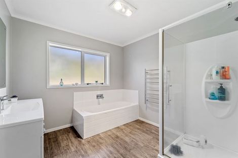 Photo of property in 351 Glenvar Road, Long Bay, Auckland, 0630