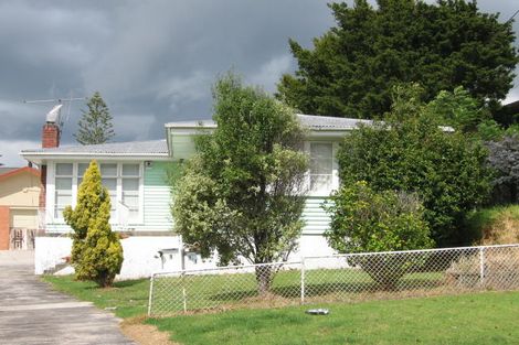 Photo of property in 1a Westall Road, New Lynn, Auckland, 0600