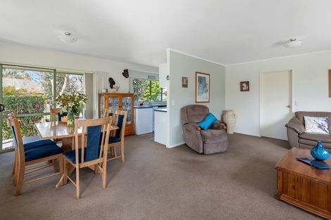 Photo of property in 11 Bermuda Place, One Tree Point, 0118