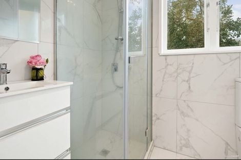 Photo of property in 21 Golf Road, New Lynn, Auckland, 0600