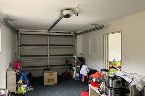 Photo of property in 33 Carole Crescent, Pakuranga, Auckland, 2010